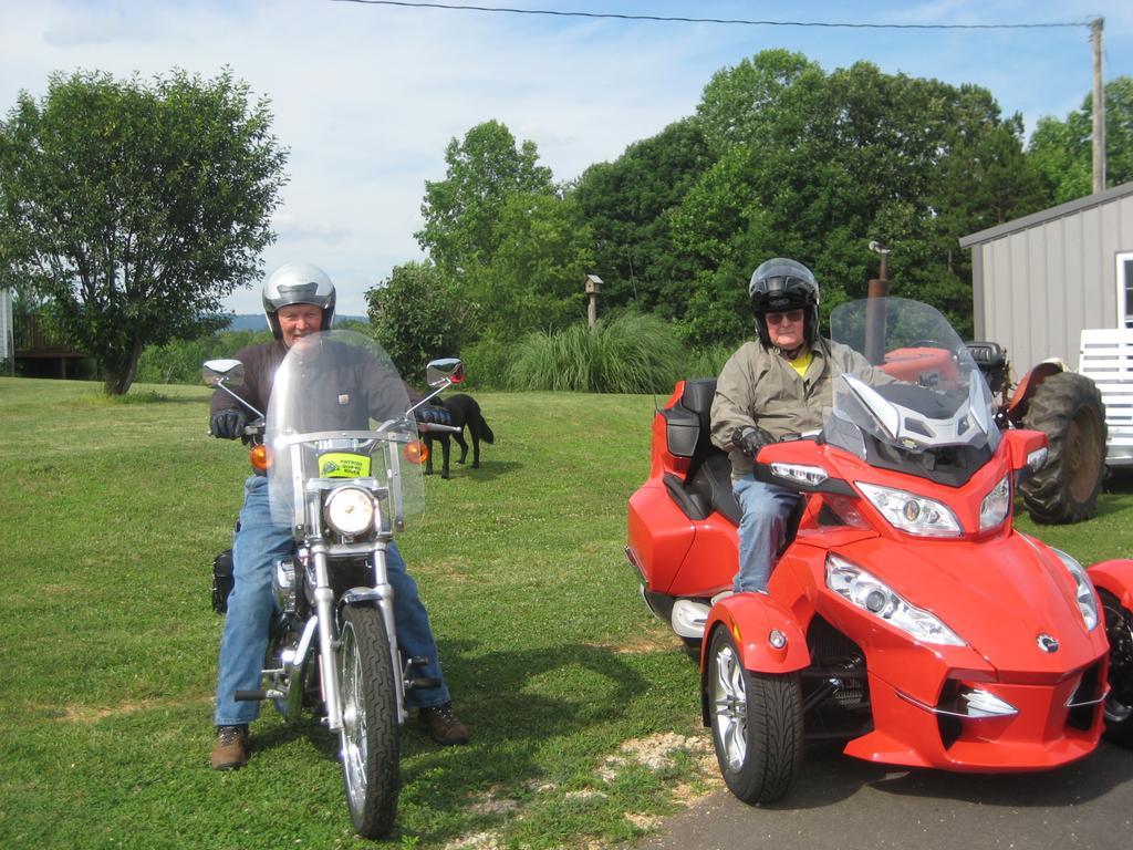 Wolf Creek Farm B&B And Motorcycle Manor At Wolf Creek Farm, Llc Ararat Exteriör bild